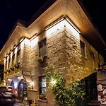 Special Class Adults Only 4* Assos