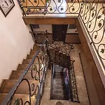 Special Class Adults Only 4* Assos